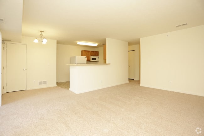 2 bed W/D apartment kitchen - Arbor Lake Apartments