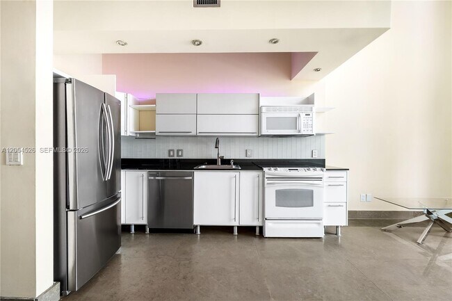 Photo - 690 SW 1st Ct Unidad 1019