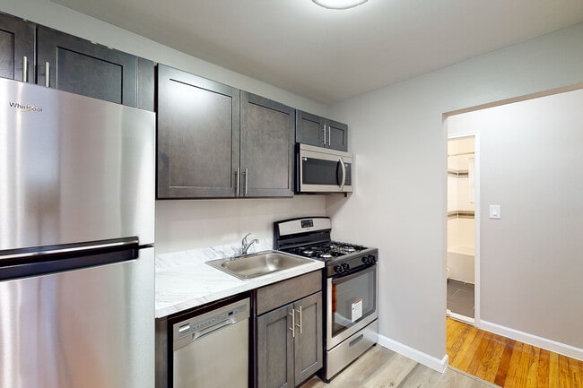 Photo - Bloomfield Manor