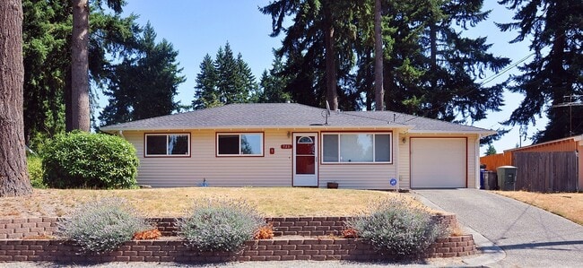 Building Photo - CLICK "REQUEST A TOUR" NOW!