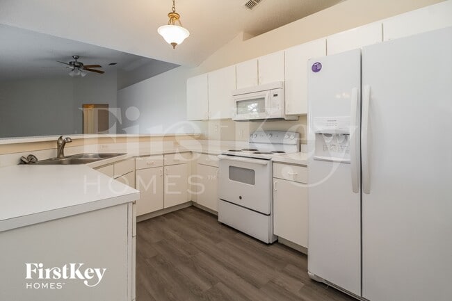 Photo - 711 Hamster Way