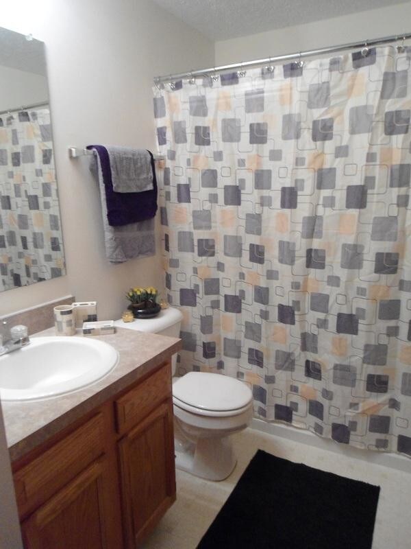 Townhome full bathroom
