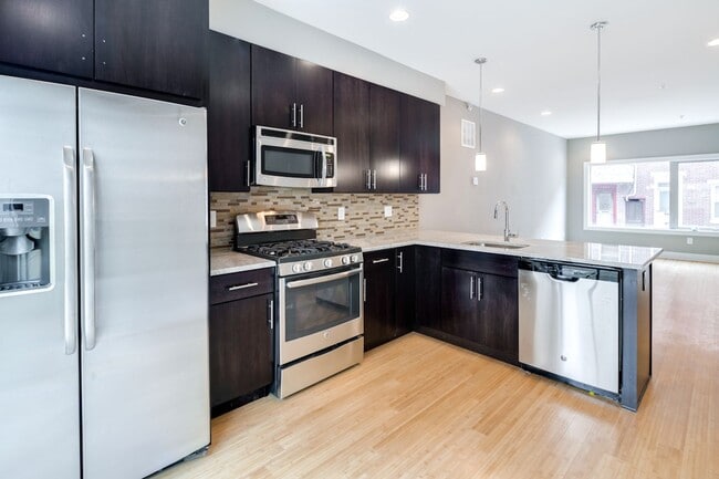 Building Photo - Spacious 3 Bedroom Home in Fishtown