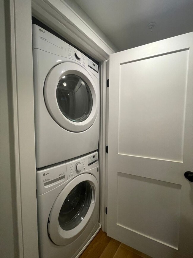 Photo - No Brokers Fee, Central Heat/AC, In Unit Washer and Dryer,  High-End Kitchen Appliances