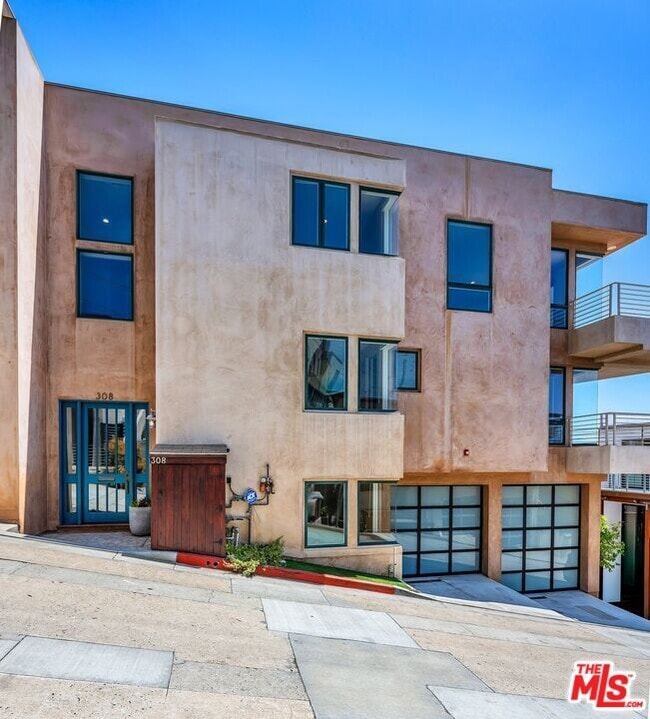 308 Gull St