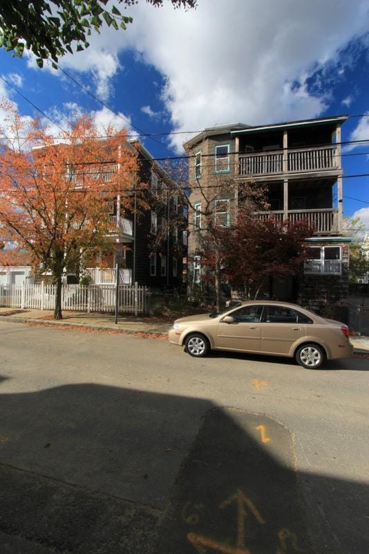 Building Photo - 53 Hinckley St Unit 2 Rental