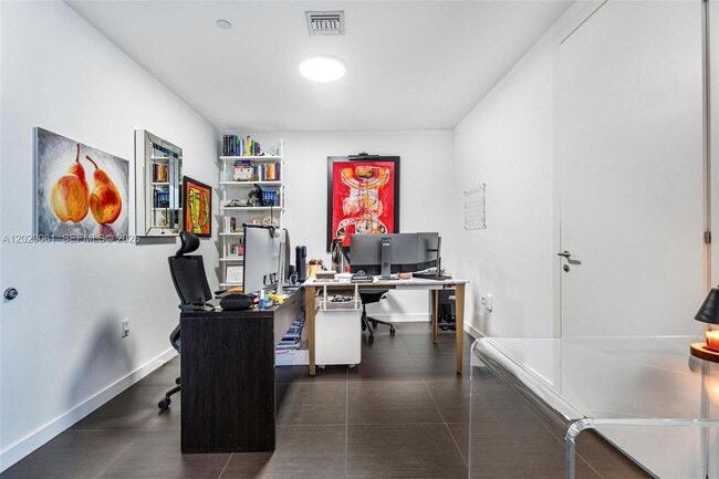 Photo - 200 Biscayne Boulevard Way
