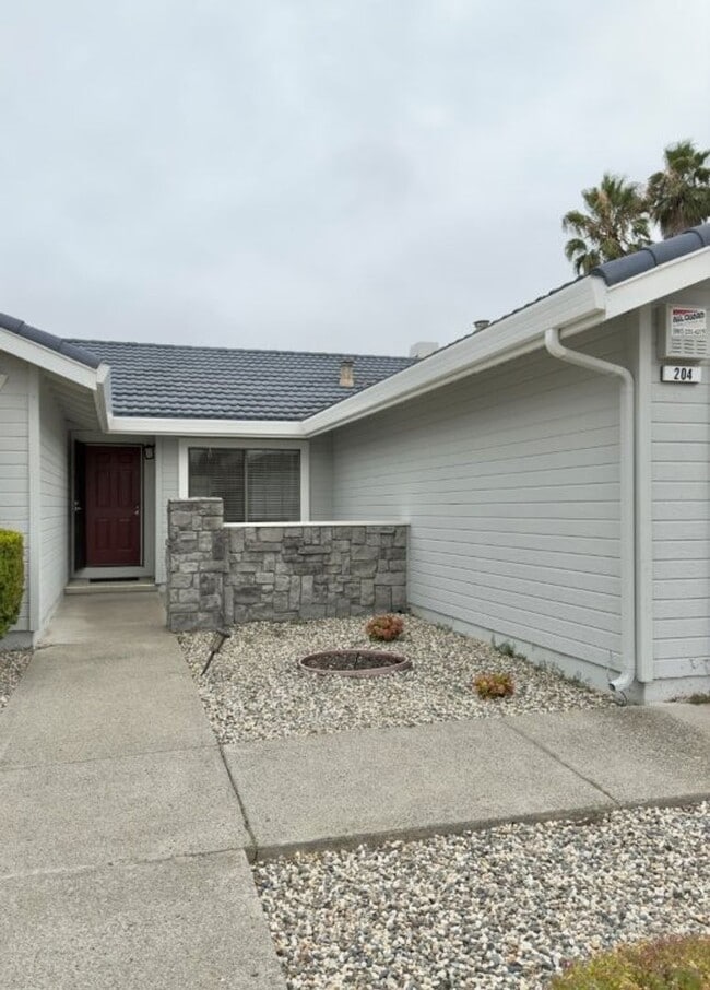 Photo - 204 Ashby Pl