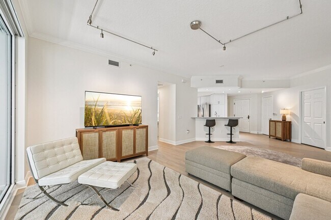 Photo - One Hundred Central