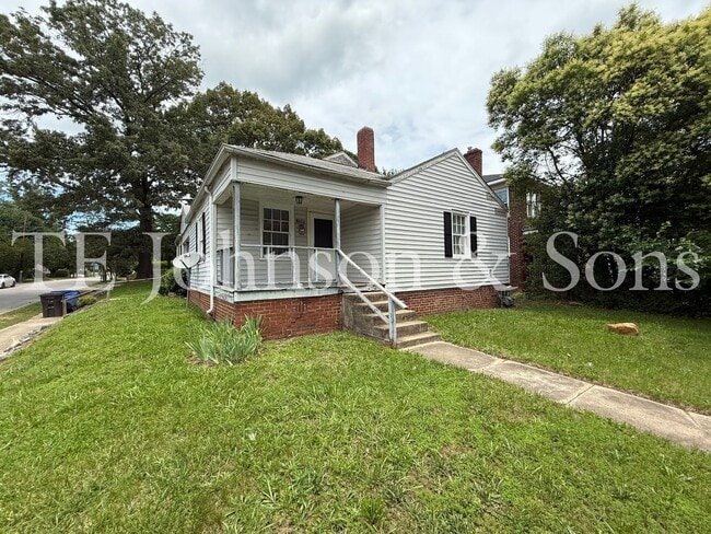 Building Photo - Corner Lot Duplex Situated Near Blum Park. Rental