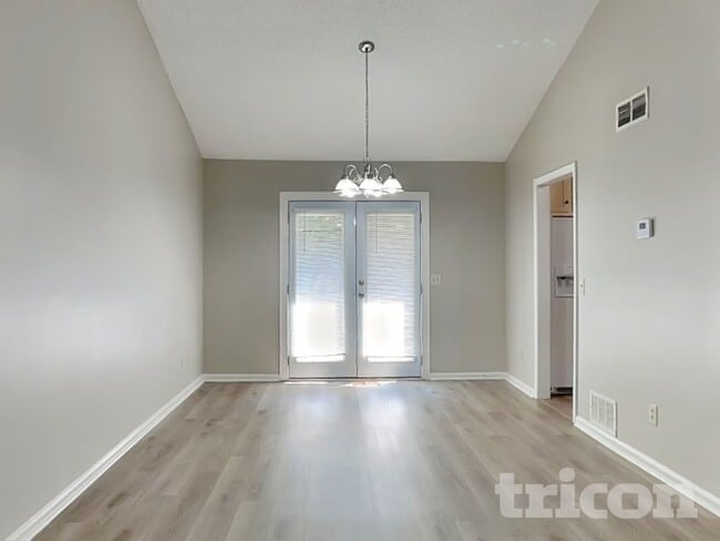 Photo - 5450 Bridle Dr