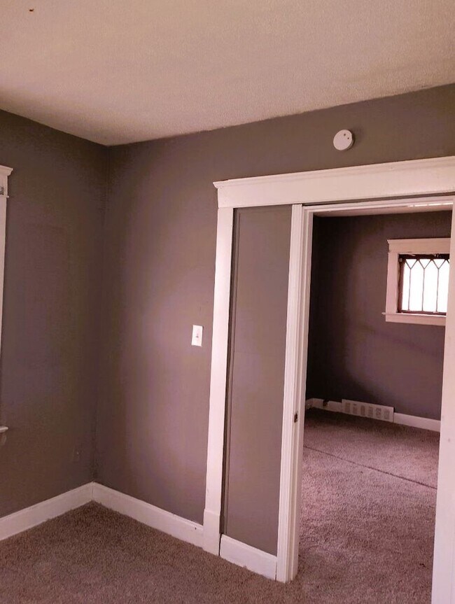 Photo - 2816 E 125th St Unidad 2