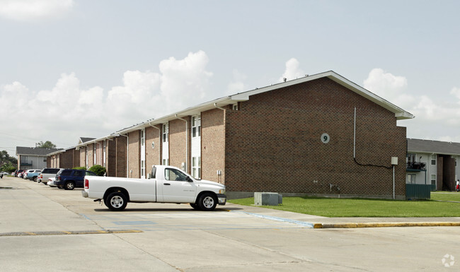 Building Photo - Lapalco Court Rental