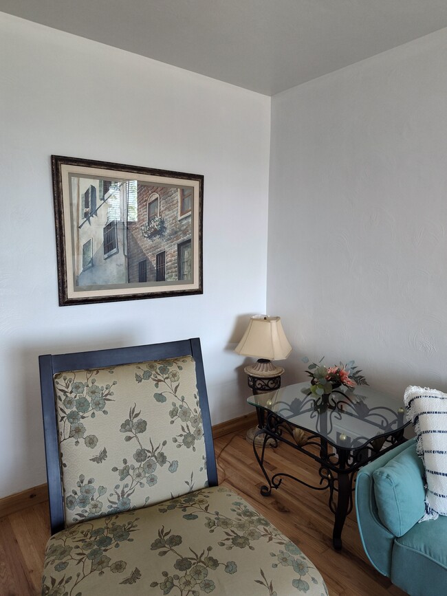 Photo - 1718 Fallowfield Ave