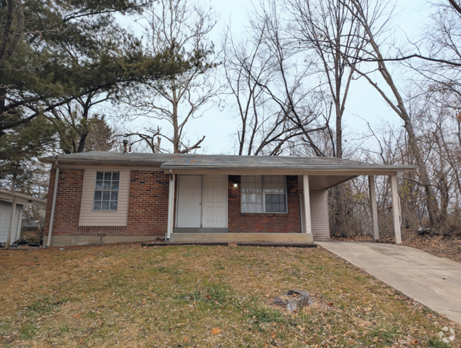 Building Photo - Just The House You've Been Looking For!