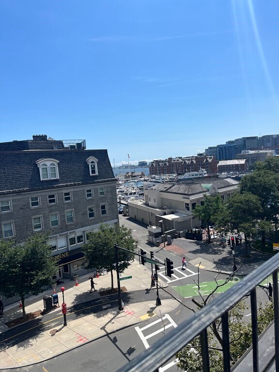 Photo - 10 Commercial Wharf Unit 1