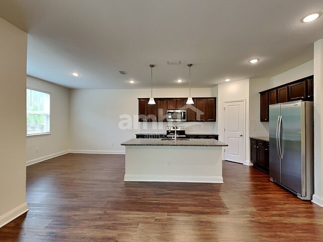 Photo - 329 Banyan Frst Dr