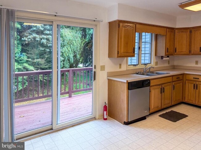 Photo - 4732 Weatherhill Dr