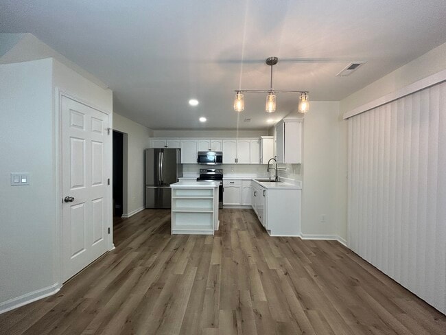 Photo - 4015 Lake Charles Way