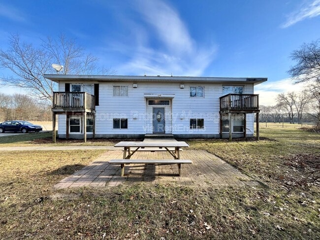 Building Photo - 1545 Carmil Dr Unit 1