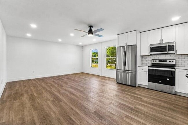 Photo - 4400 Greenwood Ave