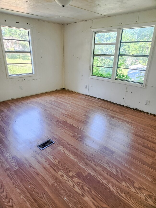 Photo - 24 Chive Ln