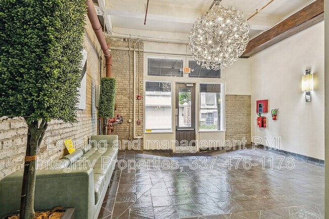 Photo - 825 Lafayette St Unidad #4