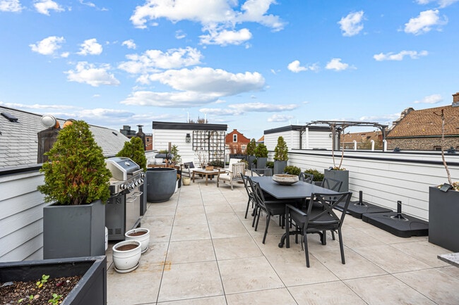 Photo - 1738 W 17th St