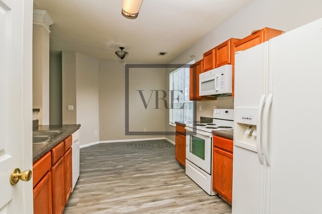 6517 Chestnut Lake Crossing
