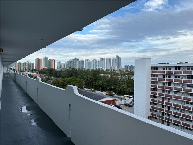 Photo - 3703 NE 166th St Unit 808