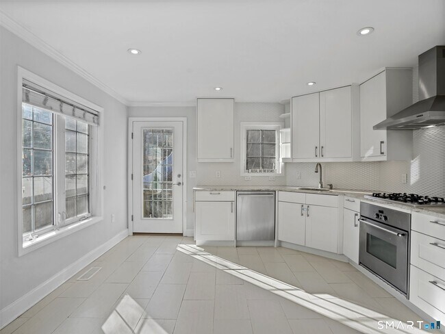 61 Riverside Ave Unit 1