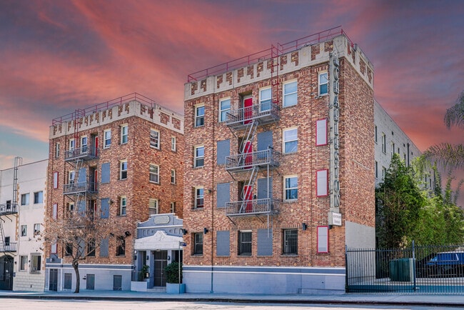 Photo - The Charleston Apartments