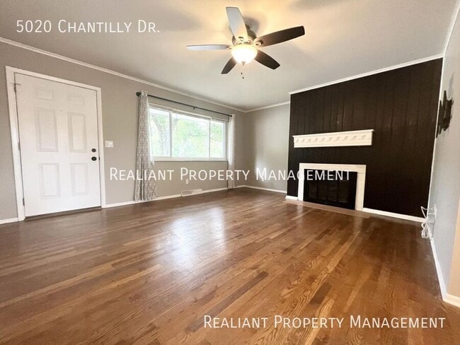 Photo - 5020 Chantilly Dr