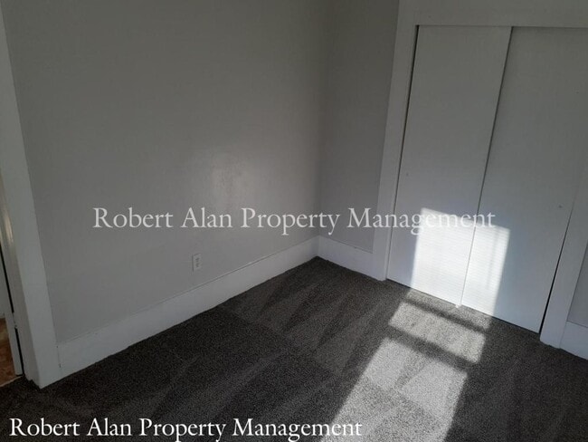 Photo - 104 SE 4th St