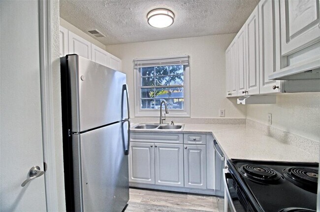 Photo - 13708 Orange Sunset Dr