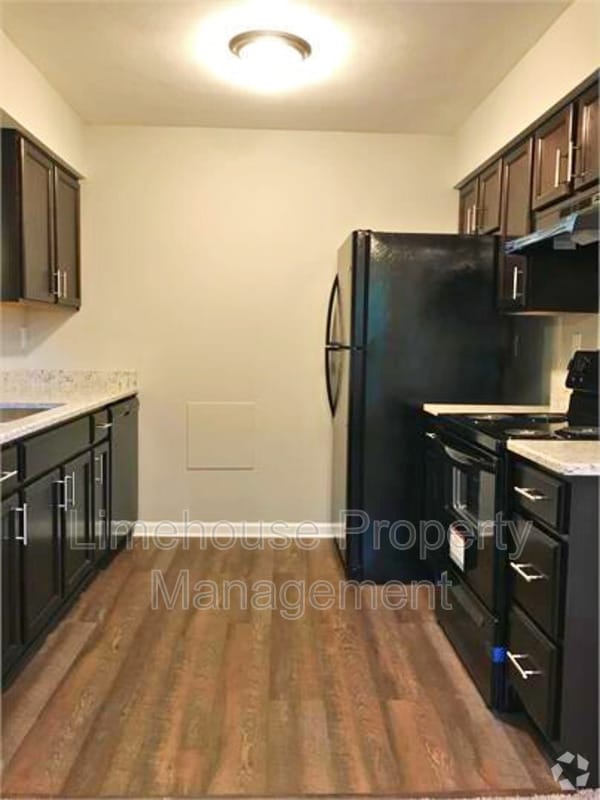 Building Photo - 1313 Tait Close Rental