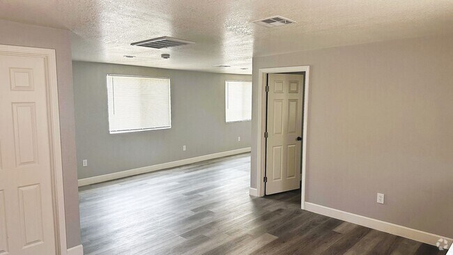 Building Photo - 1318-1320 El Tejon Ave Unit 1320B Rental