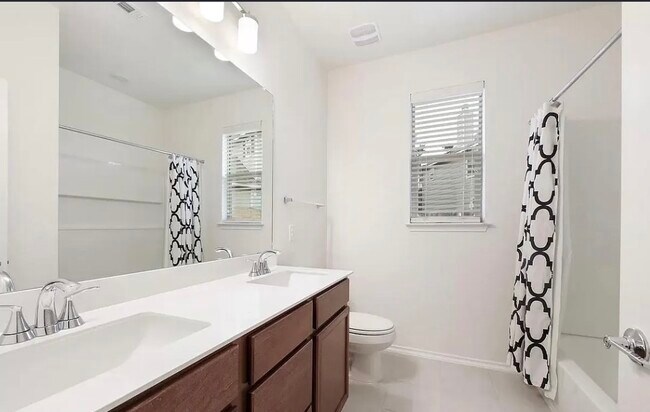 Photo - 100 Jarbridge Dr