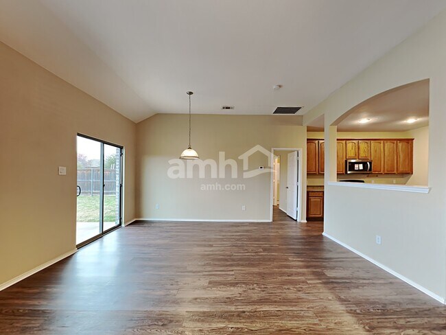 Photo - 1100 Oakbrook St