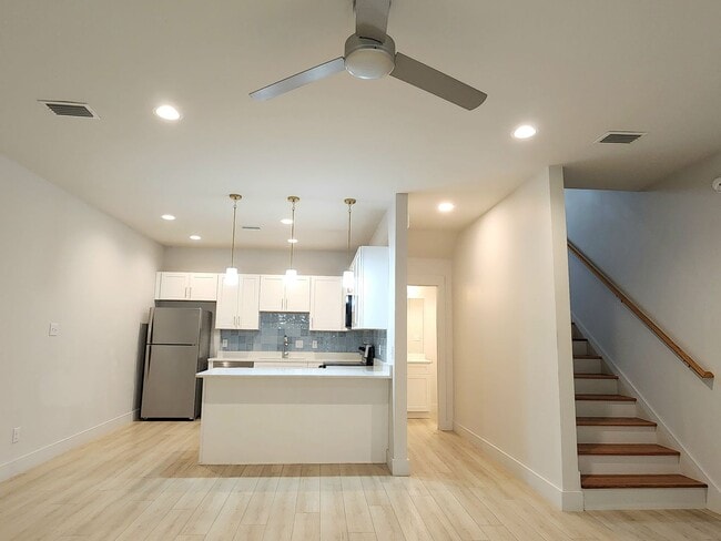 Photo - Gulf Shores 2/2.5 cottage available now