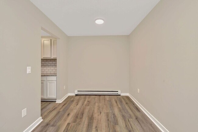 Photo - 5615 Happy Hollow Rd Unit 4