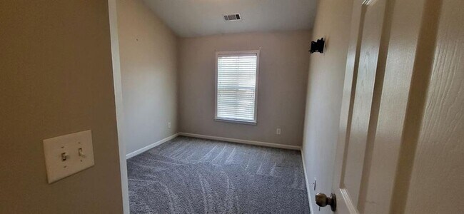 45 Newnan Lakes Dr