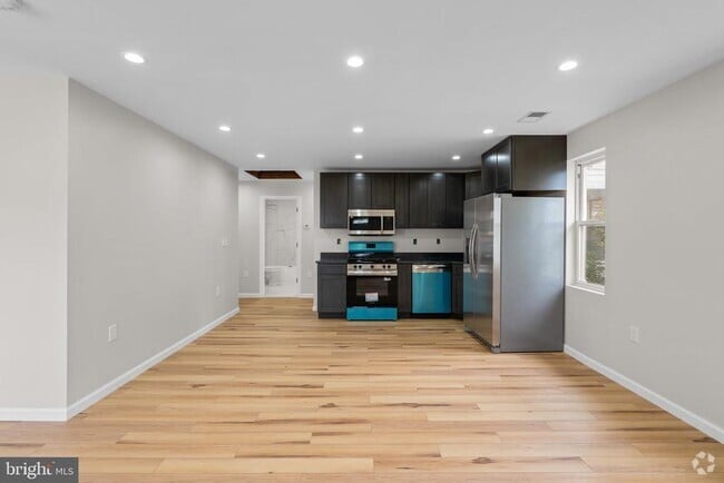 Building Photo - 9605 8th Ave Rental