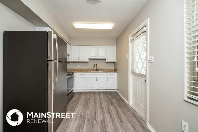 Photo - 744 Pineland Ave