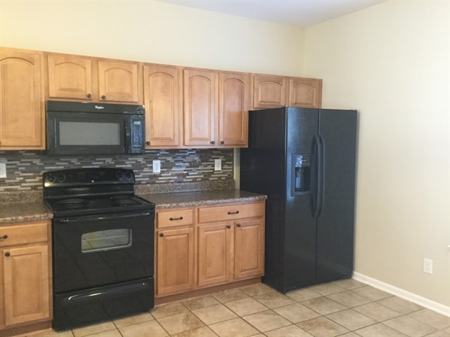 Photo - 145 Collenton Ln