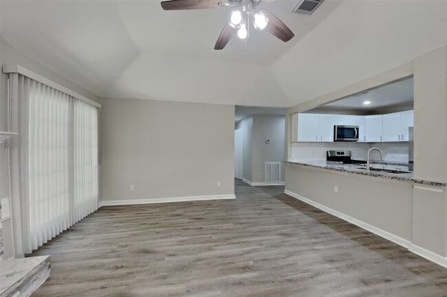 Photo - 2314 Pebbledowne Cir