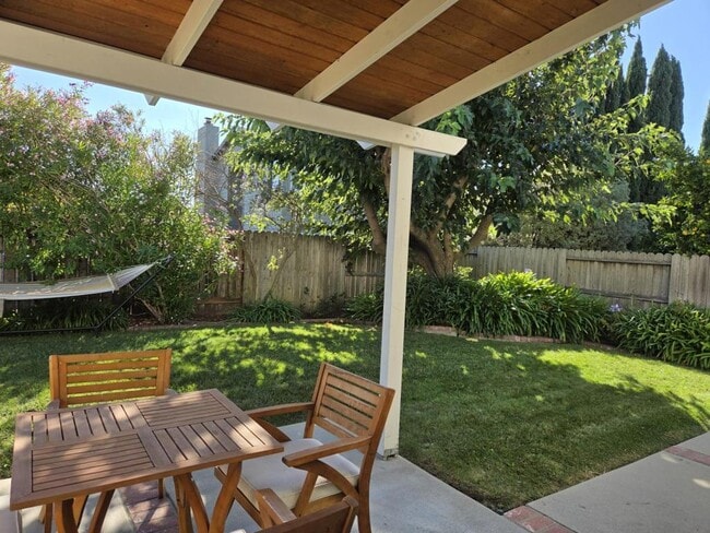 Building Photo - 55 Las Praderas Dr