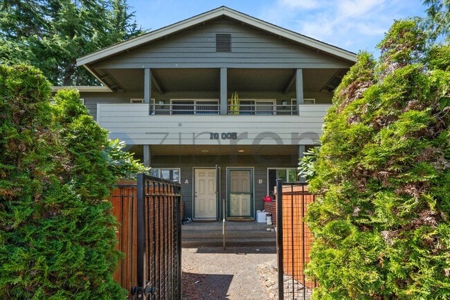 Building Photo - Unit B