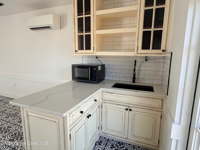 Photo - 1454 Guava Ave