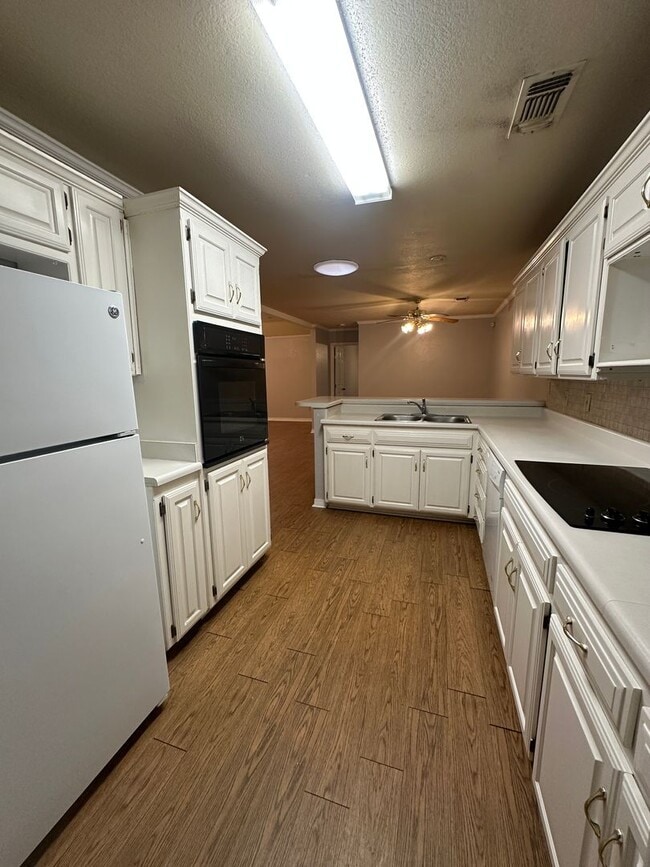 Photo - 3005 SW 28th Ave